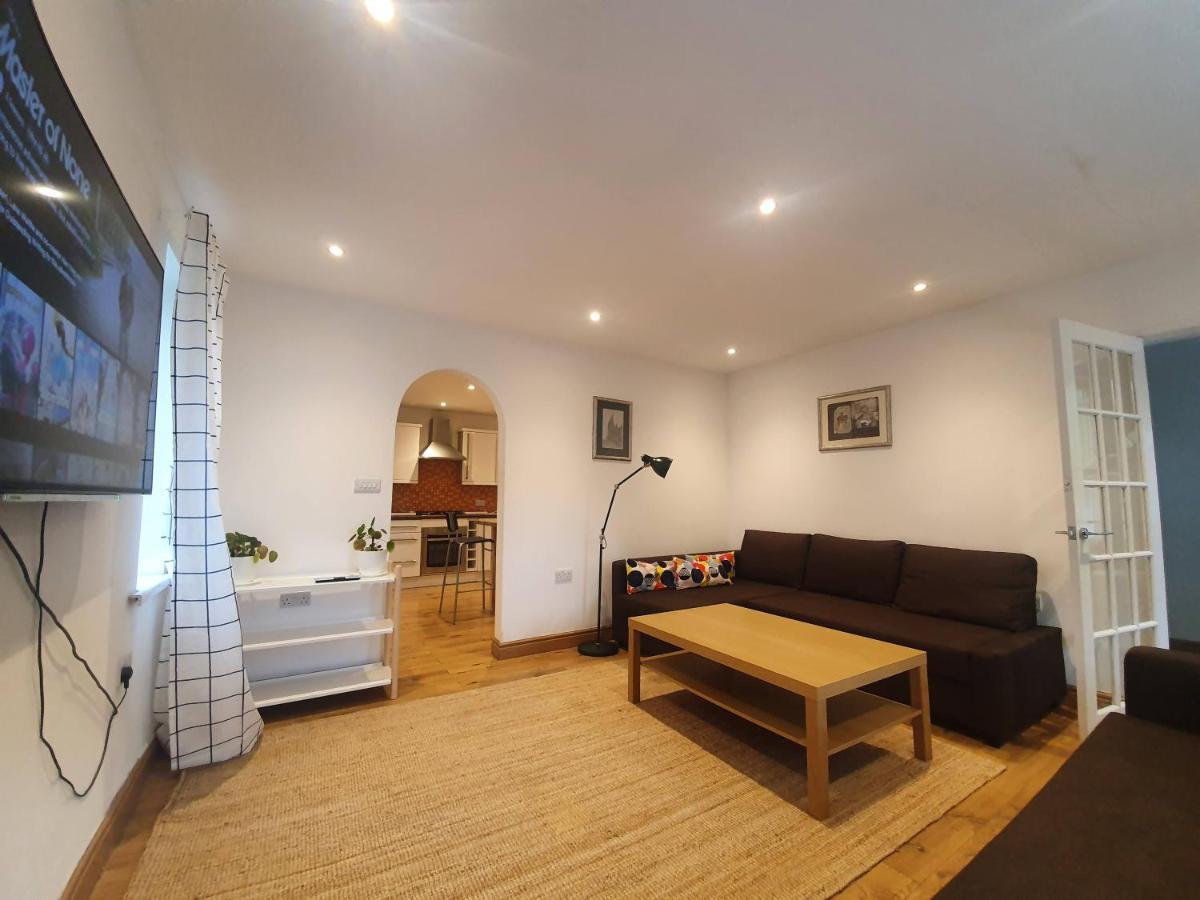 Beautiful House In The Heart Of A Golf Course. Apartment Manchester Exterior photo