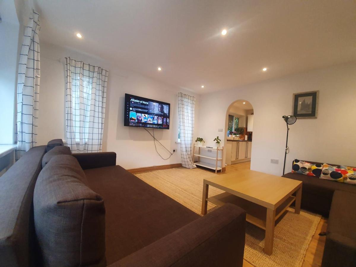 Beautiful House In The Heart Of A Golf Course. Apartment Manchester Exterior photo